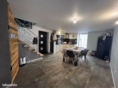 appartement f3 avec terrasse