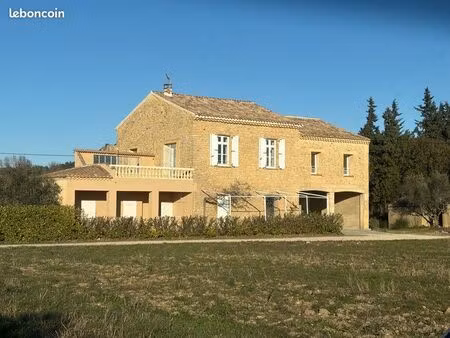 location maison provencale