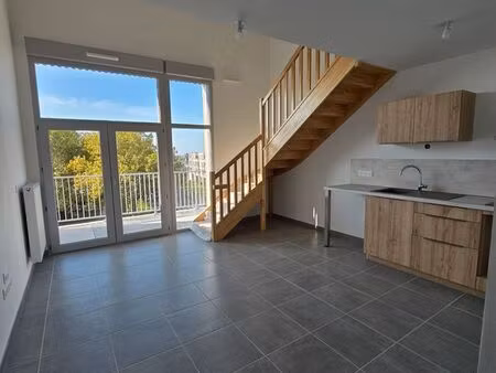 à louer à l’année – appartement t2 duplex – aytré