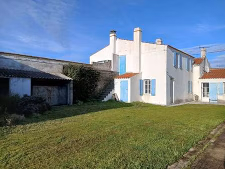 vente maison à noirmoutier-en-l'île (85330) : à vendre / 125m² noirmoutier-en-l'île