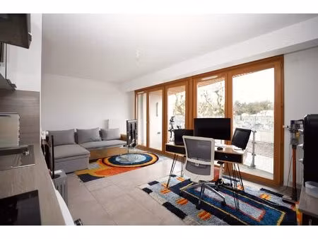 studio avec balcon - parc des beaumonts - montreuil (93100)