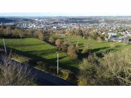 très beau terrain à bâtir de 1050 m²