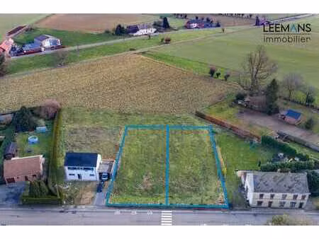 2 terrains à bâtir de 9a 50ca chacun  idéal pour 4 façades