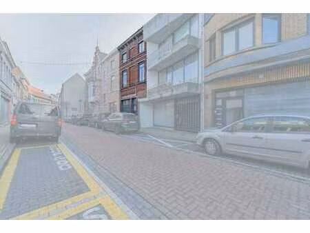 immeuble fermé : 3 chambres et possibilités d'exercice profe