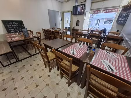 nice restaurant port