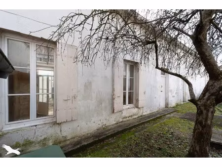 vente immeuble à montendre (17130)  140 400 €