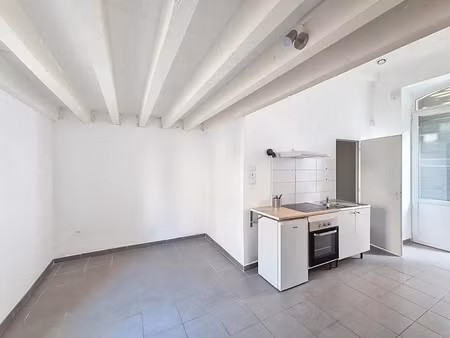 location meublée appartement 35 m² à nimes (30000)  550 €