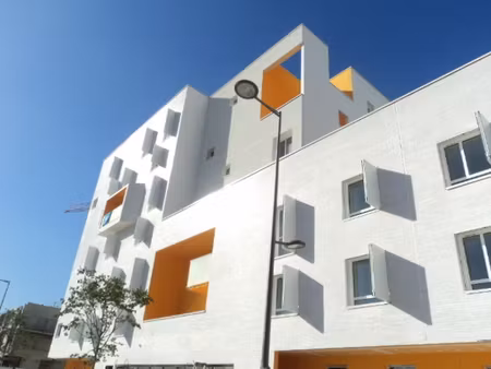 bordeaux lac t3 trés récent jolies prestations  terrasse  parking privé  bbc