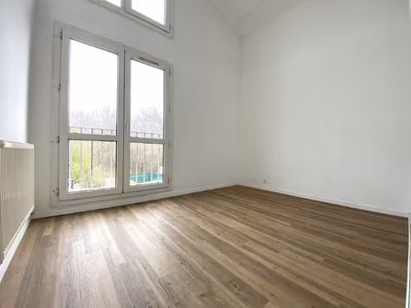 appartement à louer 1300 eur par mois avec 3 chambres à noisie
