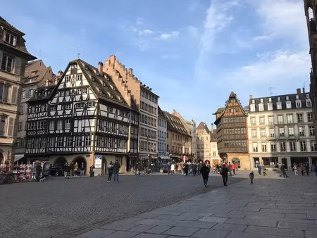 strasbourg - place kleber - emplacement n°1 - loyer pur - local commercial 214 m² dont 104