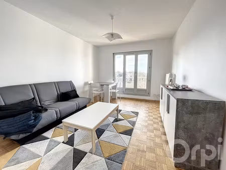 location meublée appartement 3 pièces 60 m² à villeurbanne (69100)  1 081 €