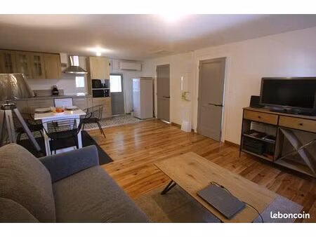 t2 rénové - centre ville aire s/ l'adour