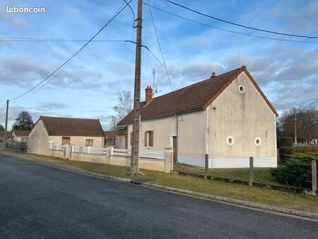 maison de plain pied sur terrain clos de 1465m2 environ secteur calme et recherché