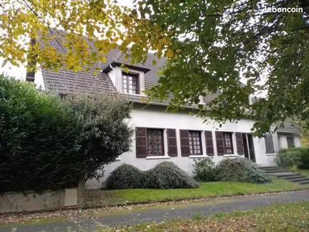 maison 10 pièces 305 m²