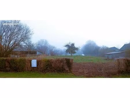 terrain 1 203 m² romescamps