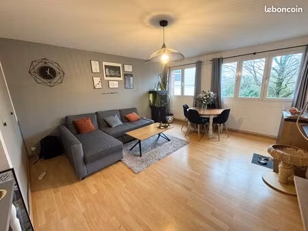 joli t2 meublé de 43m2 avec garage  idéalement situé façade de l’esplanade à lille