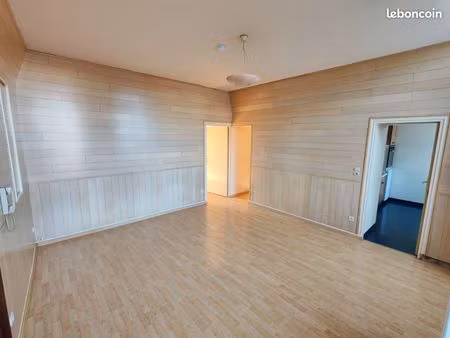 appartement t3 (56 m2) au centre-ville de pons