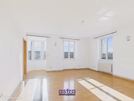 montreux-vieux : grand 4 pièces lumineux