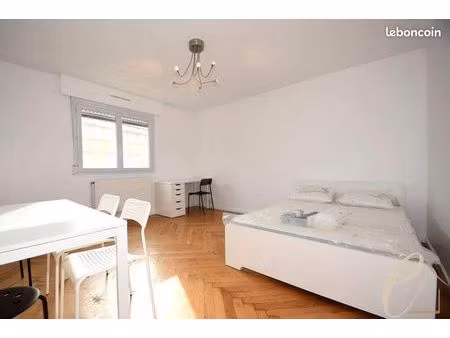 studio 1 pièce 29 m²