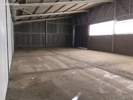 entrepôt de stockage