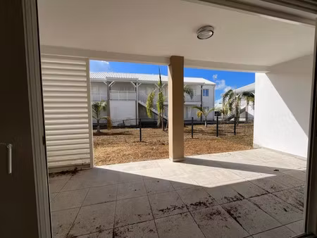 location appartement 3 pièces 57 m² à sainte anne (97180)  950 €