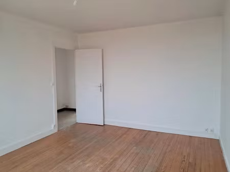location appartement 4 pièces 76.17 m² à solaize (69360)  910 €
