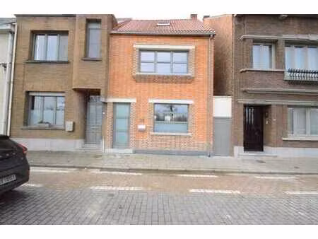 totaal gerenoveerde gezinswoning te dendermonde (baasrode)