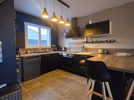 location meublée maison 4 pièces 79 m² à vidauban (83550)  1 450 €