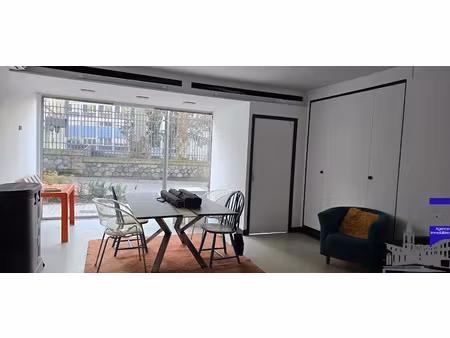 location locaux professionnels 71 m² à tulle (19000)  684 €