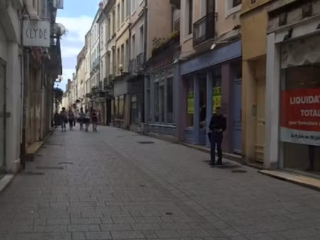 location locaux professionnels 43 m² à chalon-sur-saone (71100)  900 €