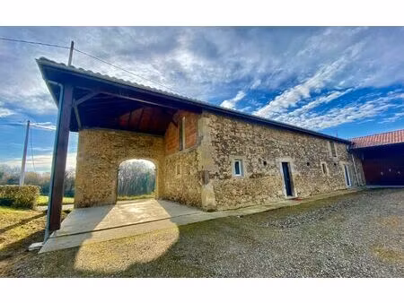 location appartement  m² t-3 à saint-loubouer  810 €