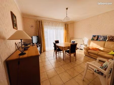 rare jolie p2 avec extérieur et parking