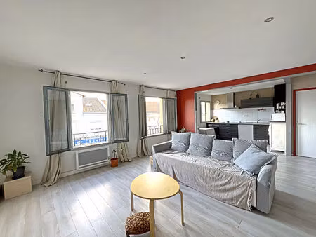 l'isle jourdain - superbe t3 lumineux de 68 m² en plein centre-ville