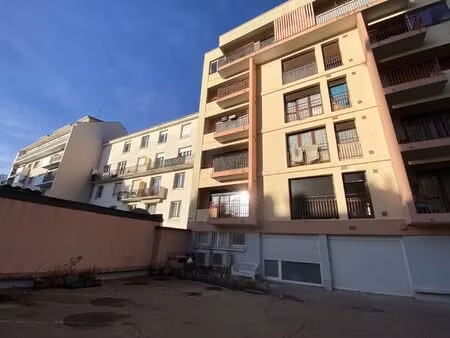 vente appartement 3 pièces 82 m2 à pau