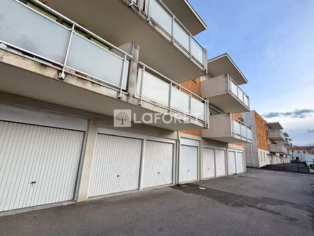 a vendre box/garage ferme à elne