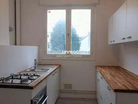 location appartement 3 pièces à hennebont (56700) : à louer 3 pièces / 63m² hennebont