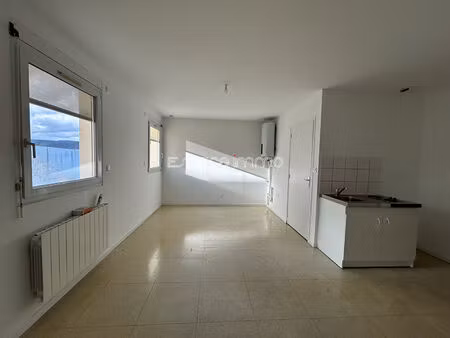 grand studio avec parking grand quevilly