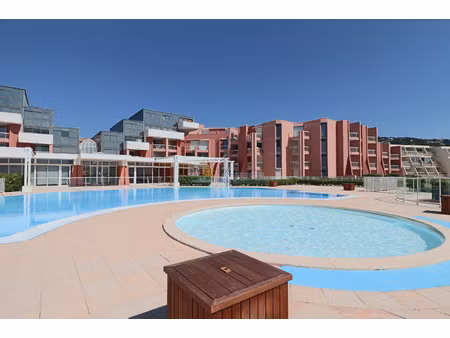 a vendre 2 pieces avec terrasse face a la mer et parking pri