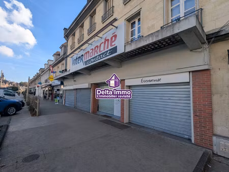 local commercial de 1370 m² env. à vendre