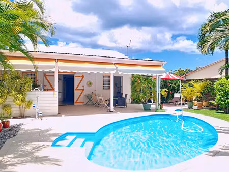 maison + piscine + bungalow = le combo parfait à sainte- rose?