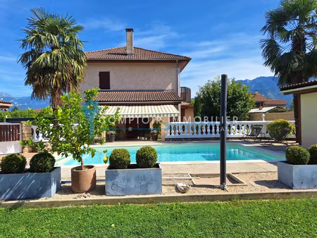 maison avec piscine  3 chambres  110m2 habitables 38210 tull