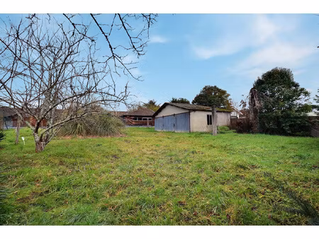 terrain constructible avec dépendance.