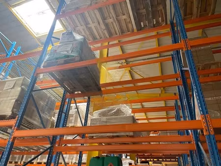 à vendre / a louer : bâtiment de 935 m² entièrement rénové en 2022  sur un terrain de 3 66