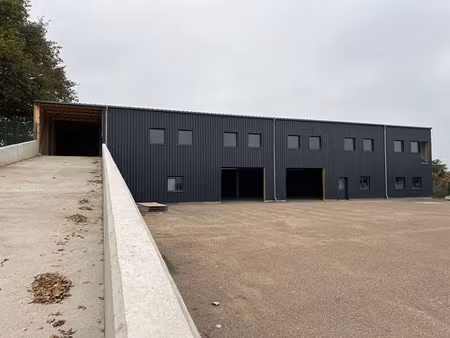 location la vilette 320m²