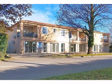 exclusivité entraigues - appartement t4 loué + 1 local loué