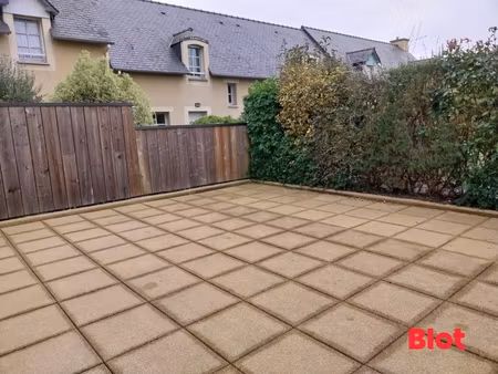 a vendre chez blot immobilier - appartrement t1 acec terrasse et garage