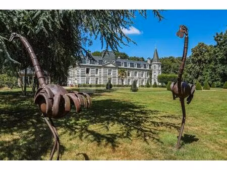 château 25 pièce(s) 926 m2