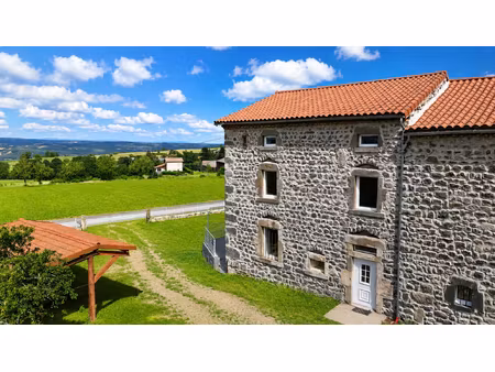 magnifique corps de ferme rénové avec 5 chambres  dépendances et vue panoramique