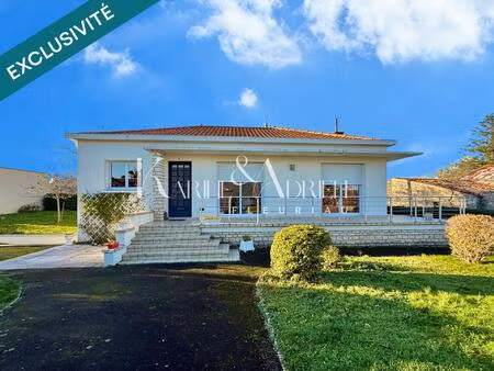 pavillon 3 chambres avec garage  cave et jardin