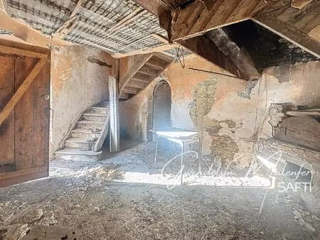 grange à rénover dans un village paisible